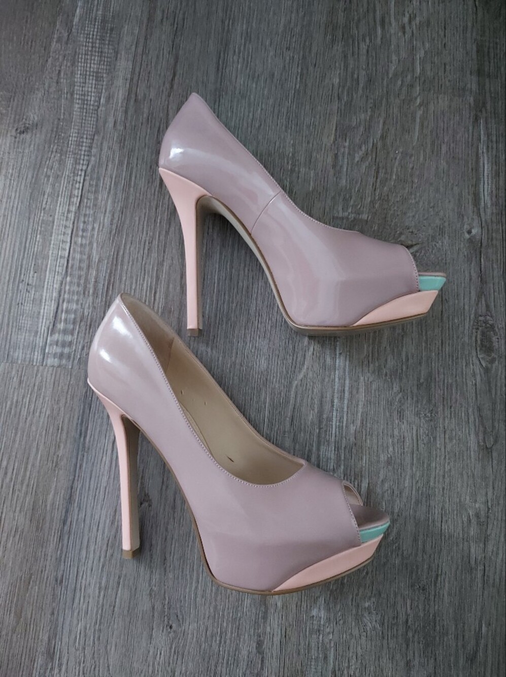 Patent Leather Timga Taupe Peep-Toe Platform Pumps Size 6M